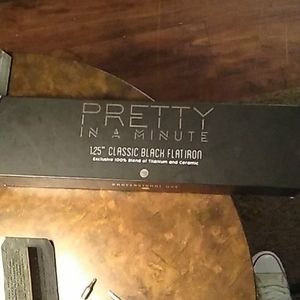 Pretty in Minute hair straightner